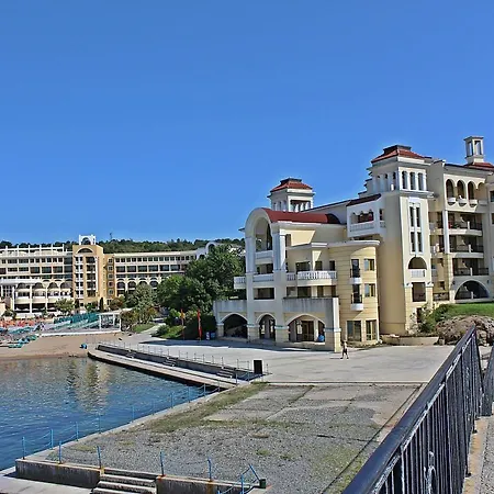 리조트 Duni Marina Royal Palace 소조폴